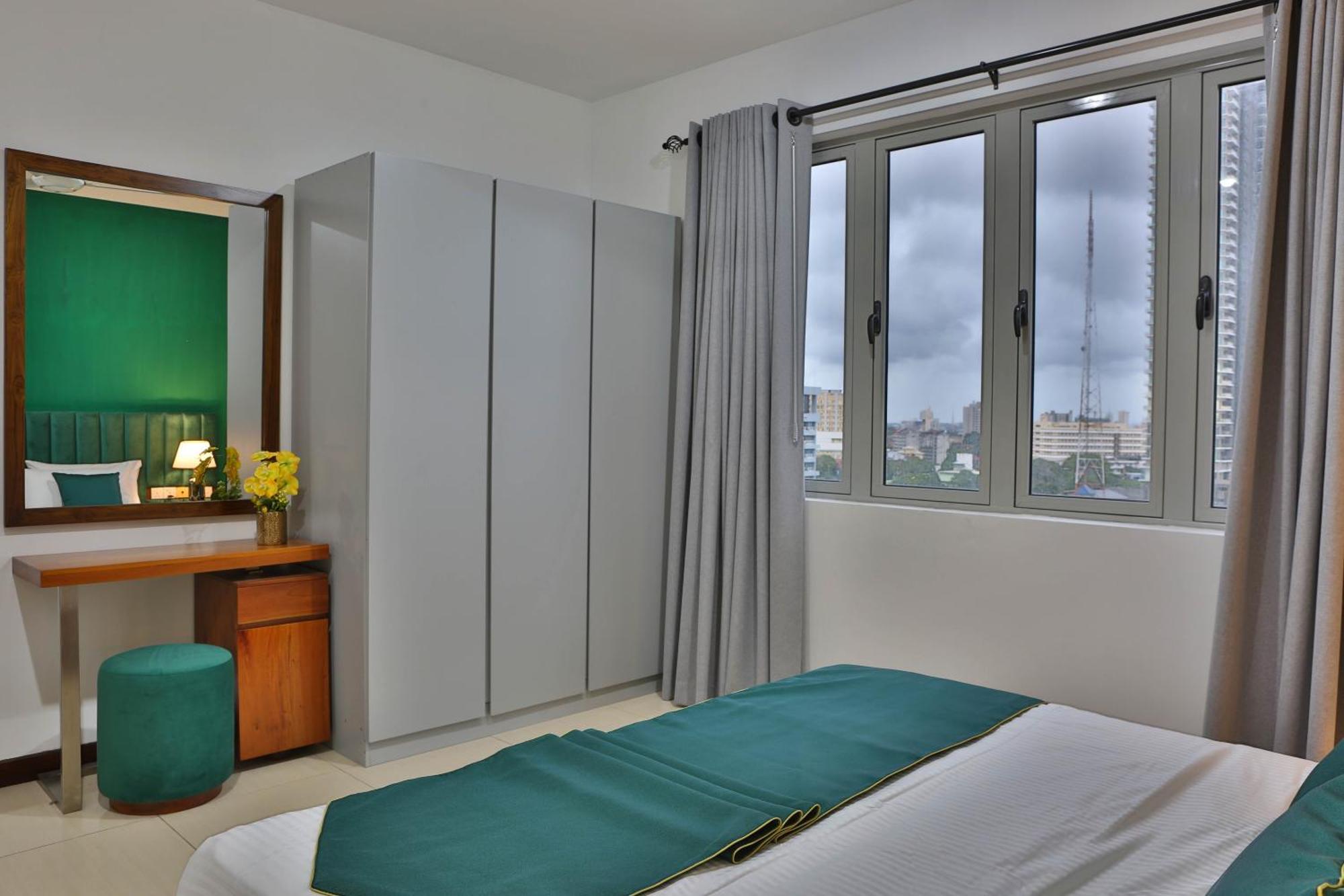 Emerald@On320 Colombo Exterior photo